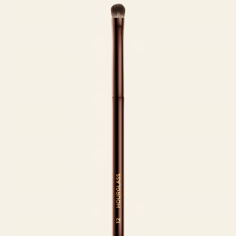 Hourglass No. 12 Beveled Shadow Brush